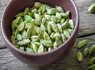 Cardamoms Green